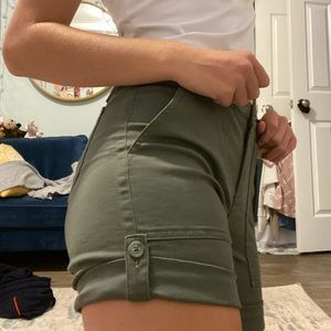 Jones New York Women’s Army Green Utility Shorts